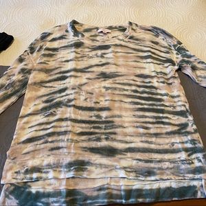 Tye dye light weight sweatshirt.